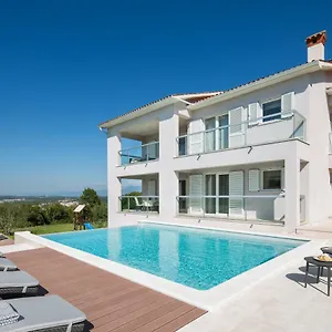 Ferienhaus L - With 2 Separate Units, Labin (Istria)